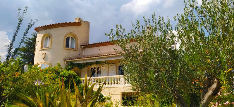 Villa - 220 m² - 6 pièces