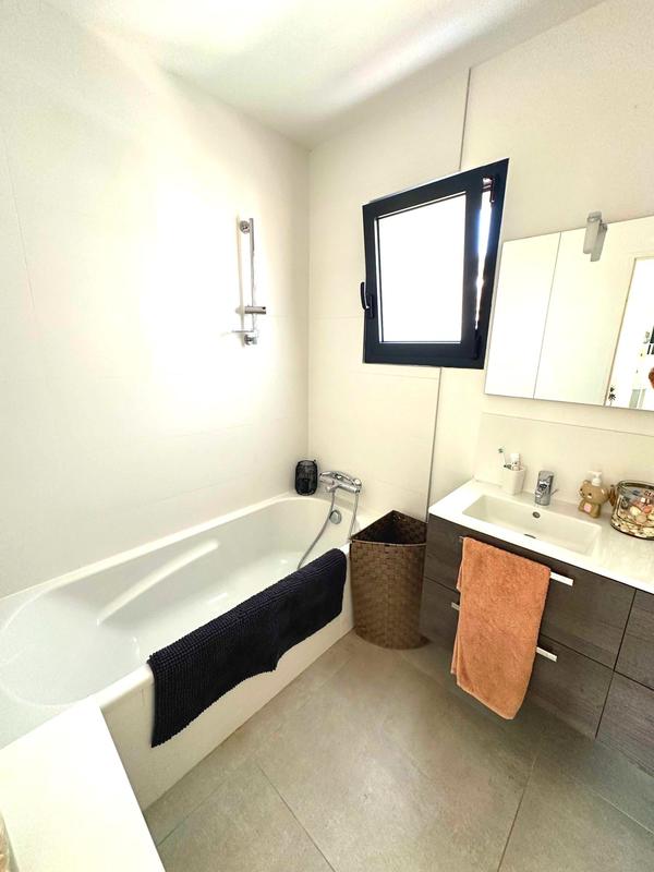 Maison contemporaine - 90 m² - 4 pièces