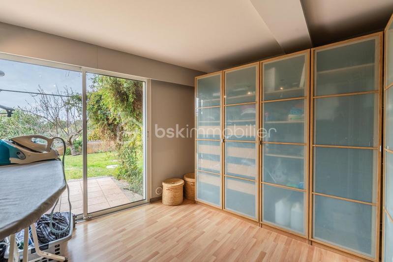 Villa - 229 m² - 6 pièces