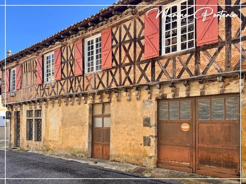 Maison traditionnelle - 420 m² - 13 pièces