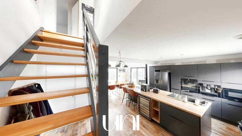 Maison - 137 m² - 5 pièces