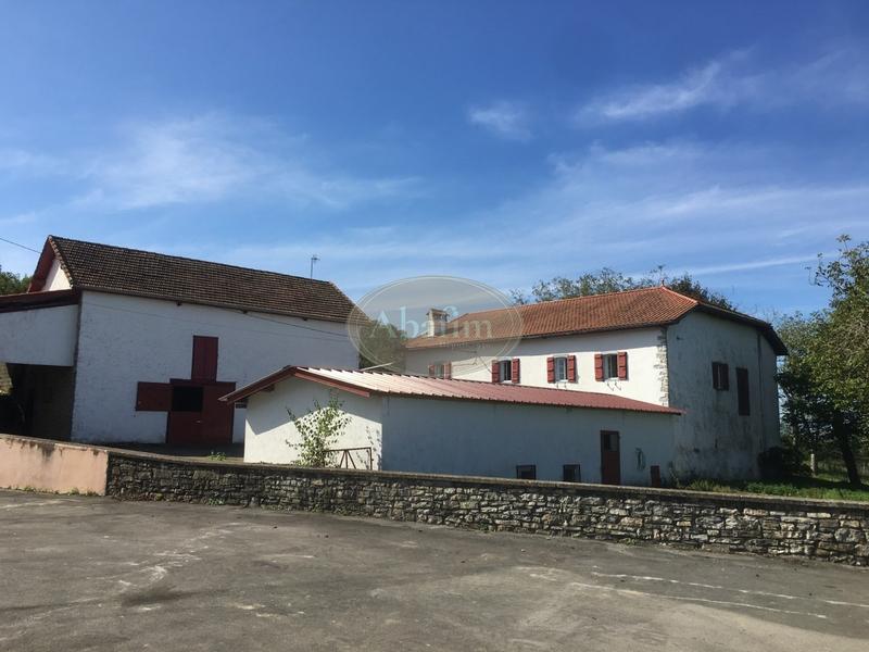 Maison - 170 m² - 8 pièces