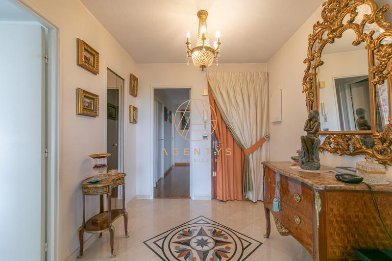 Appartement - 103 m² - 5 pièces