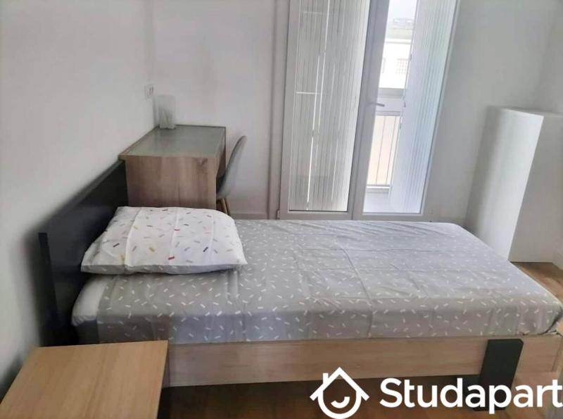 Chambre - 9 m² - 1 pièce