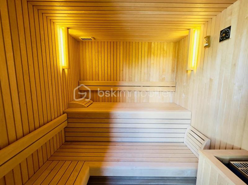 Villa - 167 m² - 6 pièces