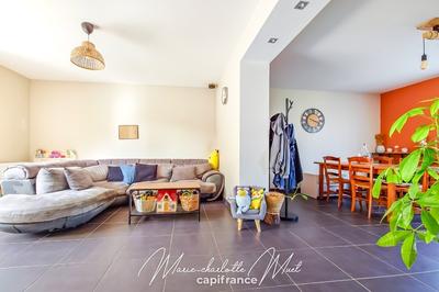 Maison - 122 m² - 5 pièces
