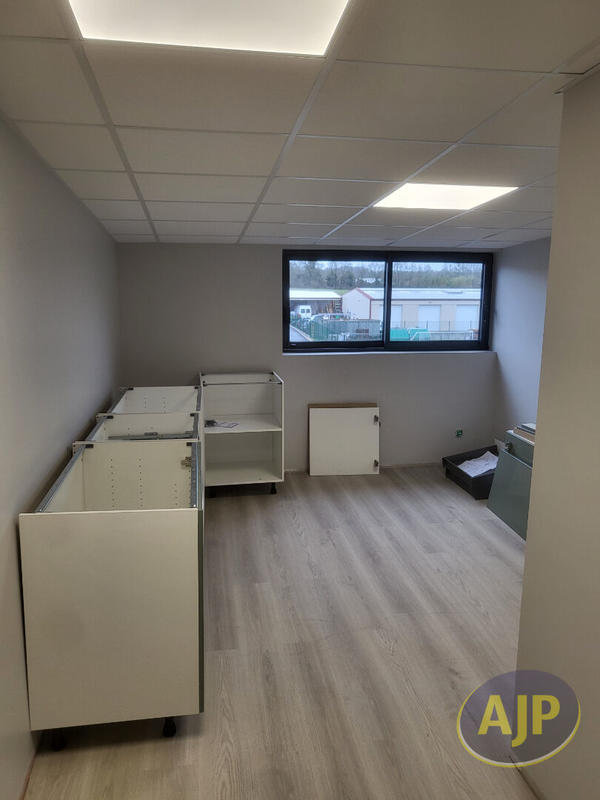 Local d'activité / Entrepôt - 200 m²