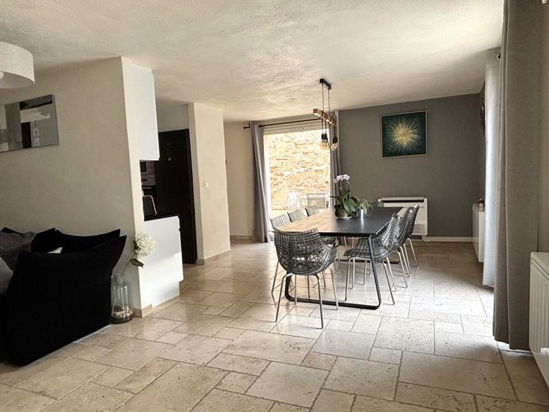 Maison - 340 m² - 10 pièces