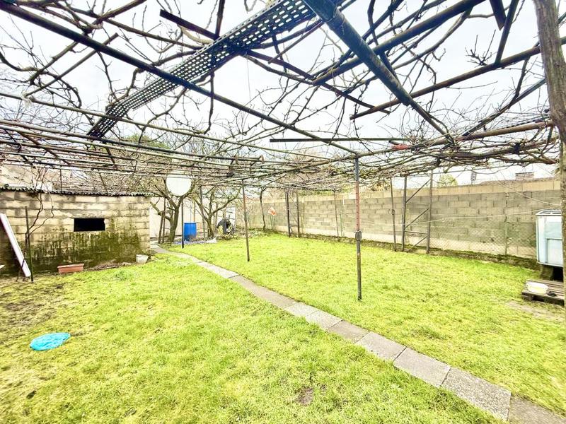 Maison - 180 m² - 8 pièces