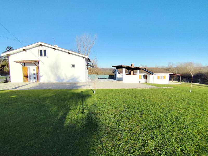 Maison - 229 m² - 9 pièces