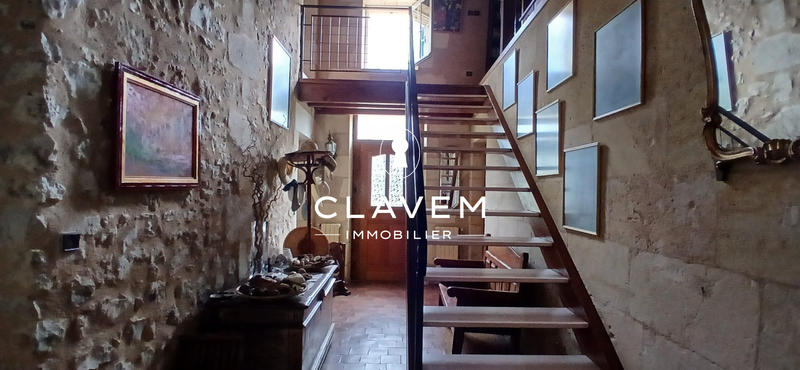 Maison - 320 m² - 12 pièces