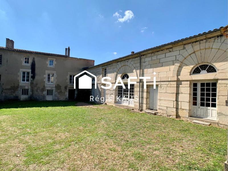 Maison - 480 m² - 10 pièces