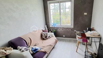 Maison traditionnelle - 185 m² - 10 pièces