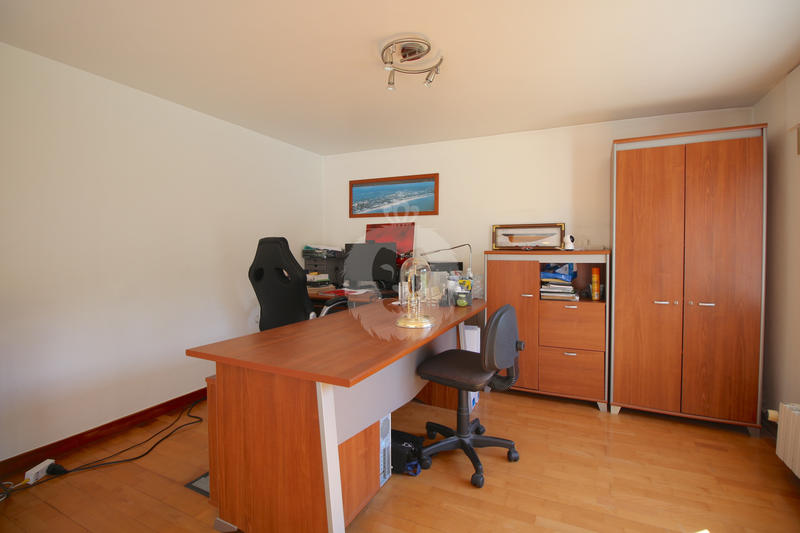 Maison - 245 m² - 8 pièces