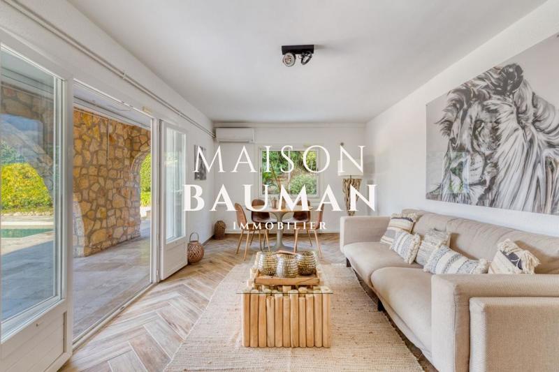 Villa - 212 m² - 9 pièces