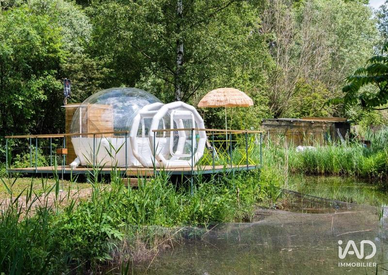 Local commercial - 22 000 m²