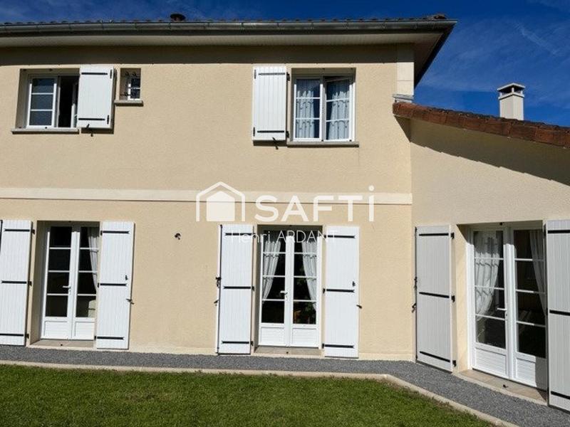 Maison - 240 m² - 7 pièces