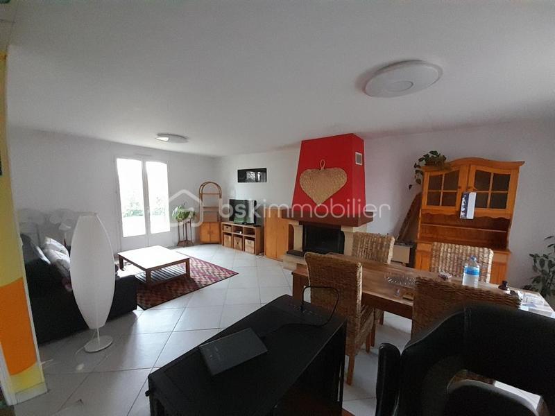 Maison - 95 m² - 5 pièces