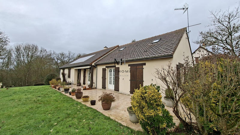 Maison traditionnelle - 170 m² - 8 pièces