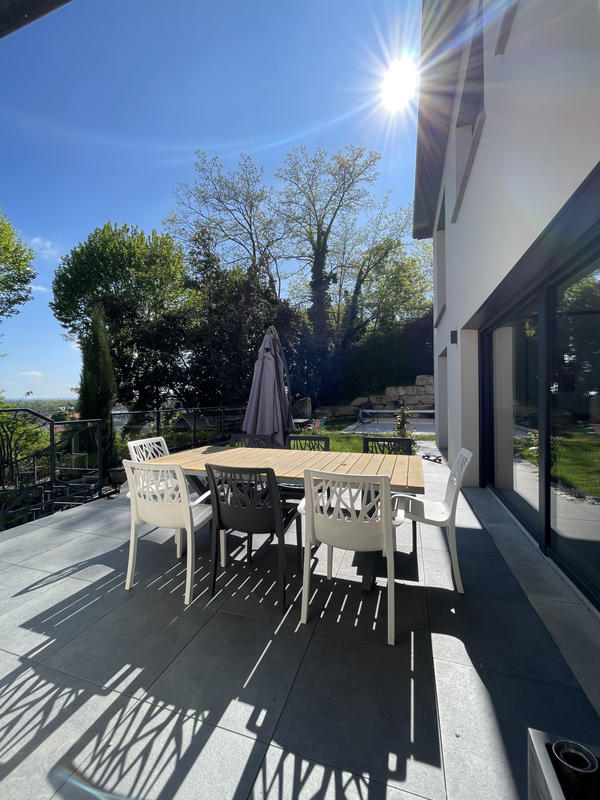 Maison - 220 m² - 6 pièces