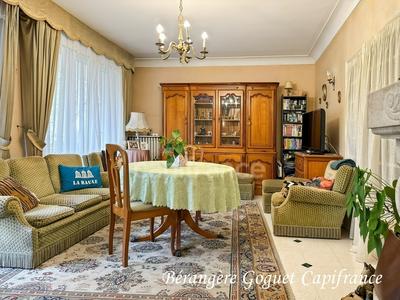 Maison - 174 m² - 8 pièces