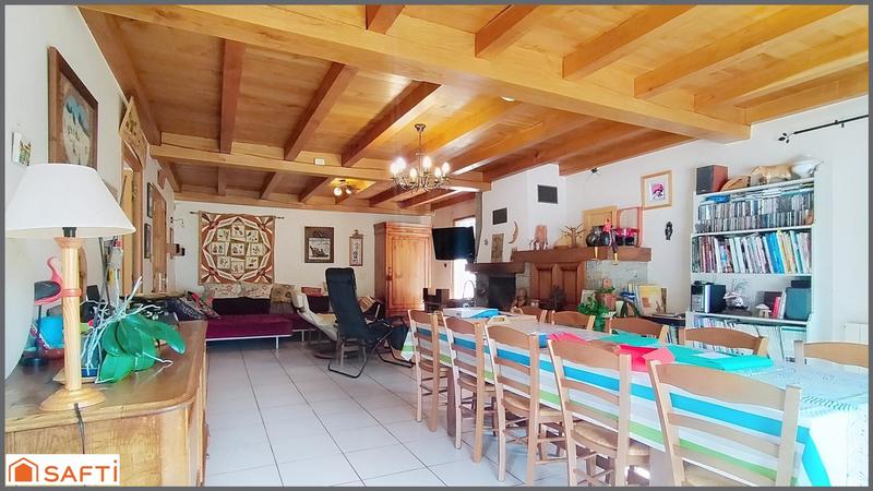 Maison - 223 m² - 11 pièces