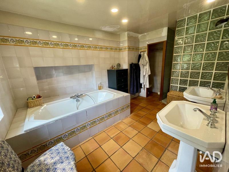 Maison de village - 300 m² - 10 pièces