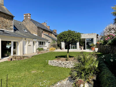 Maison - 177 m² - 8 pièces