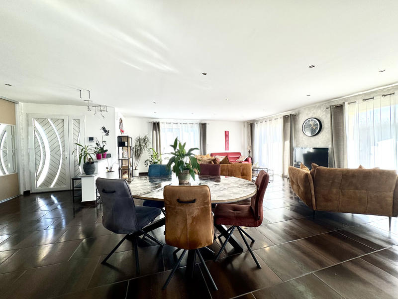 Maison - 150 m² - 5 pièces