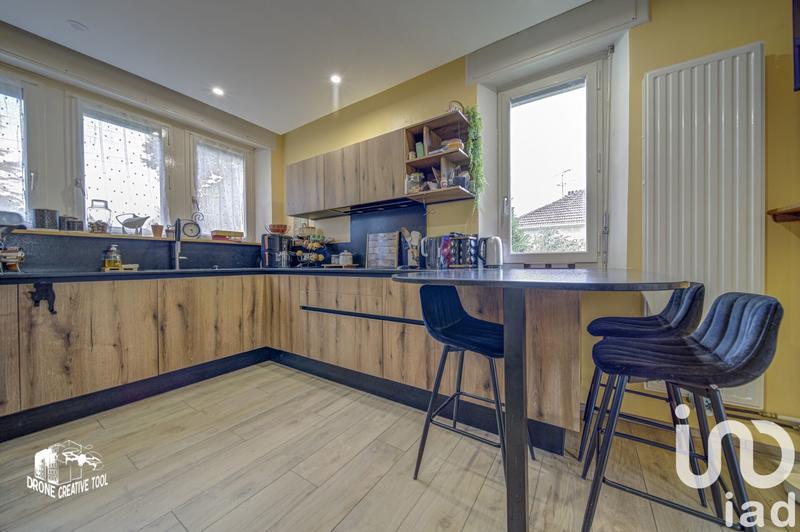 Maison - 218 m² - 8 pièces