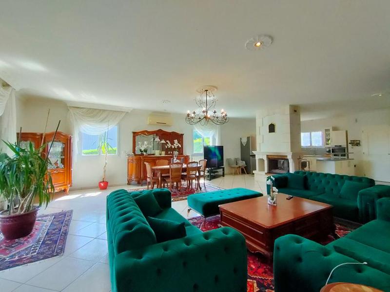 Maison - 170 m² - 7 pièces