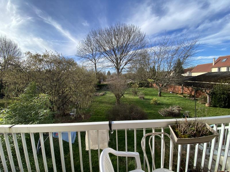 Pavillon - 90 m² - 8 pièces