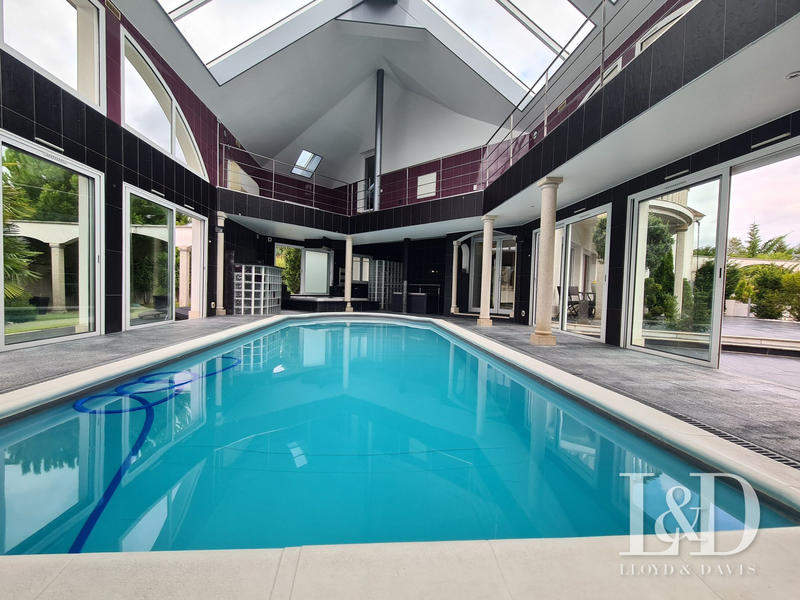 Local d'activités - 574 m² - 12 pièces