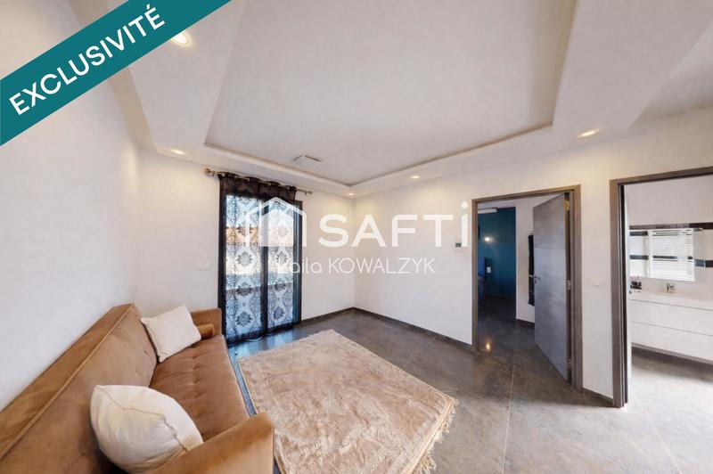 Villa - 200 m² - 12 pièces