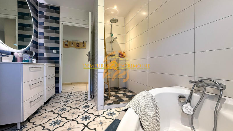 Maison - 193 m² - 5 pièces