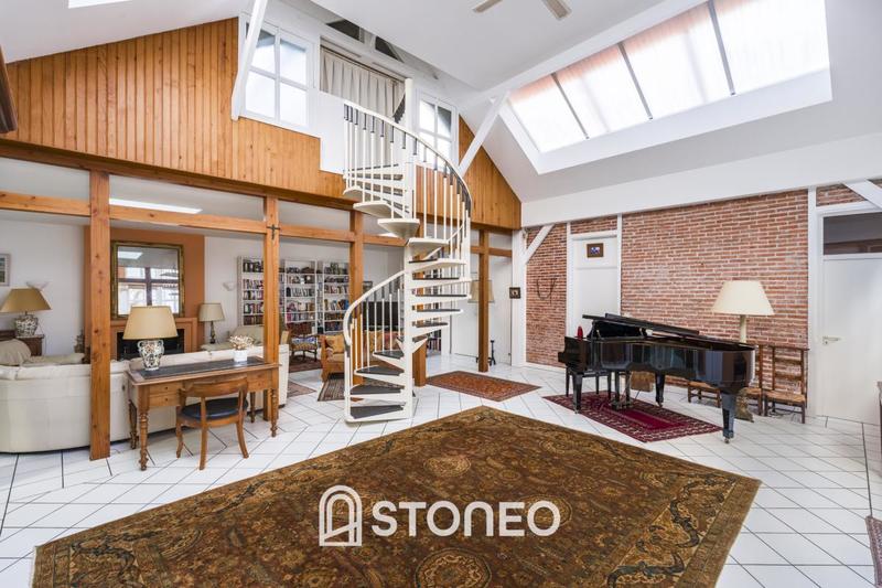 Appartement ancien - 248 m² - 7 pièces