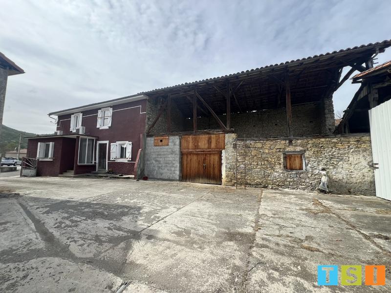 Maison - 102 m² - 6 pièces