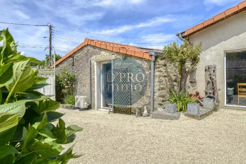 Maison - 284 m² - 8 pièces