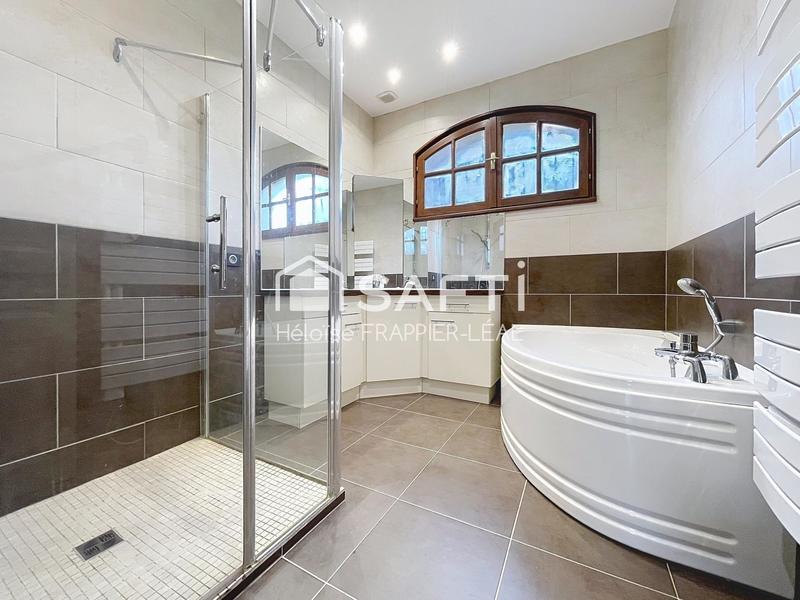 Maison - 138 m² - 5 pièces