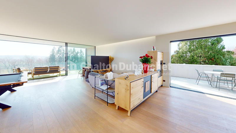 Maison - 235 m² - 6 pièces