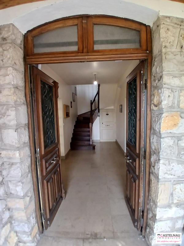 Maison traditionnelle - 182 m² - 6 pièces