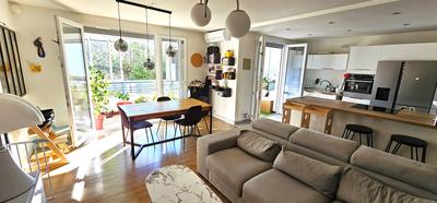 Appartement ancien - 93 m² - 4 pièces