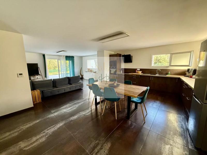 Maison - 184 m² - 7 pièces