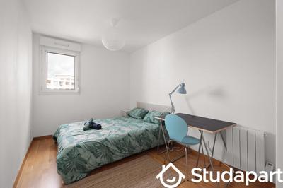 Chambre - 11 m² - 1 pièce