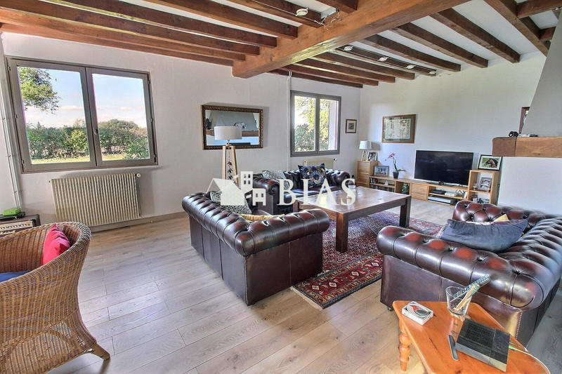 Maison traditionnelle - 187 m² - 7 pièces