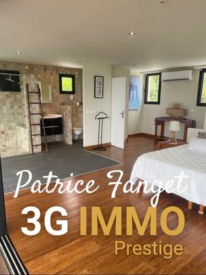 Maison - 236 m² - 8 pièces