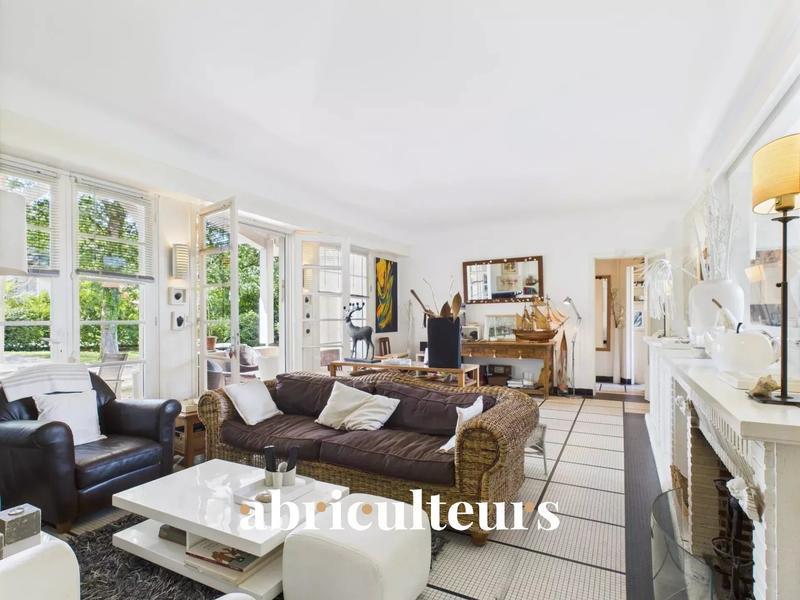 Maison - 174 m² - 10 pièces