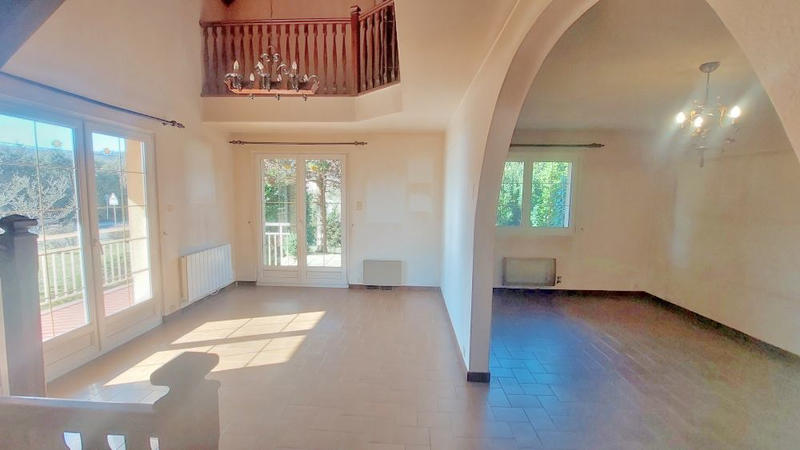 Maison - 140 m² - 11 pièces