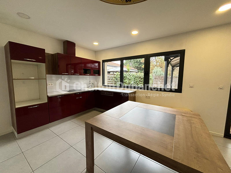 Maison - 99 m² - 5 pièces