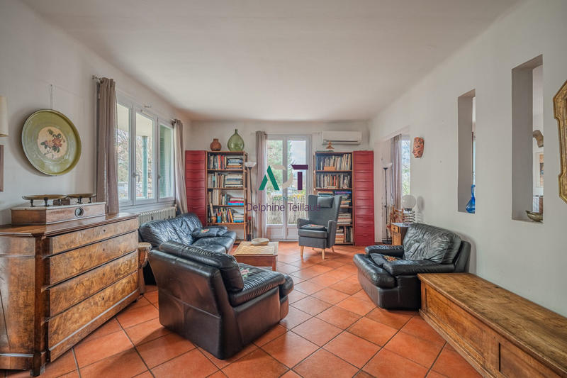 Maison traditionnelle - 181 m² - 10 pièces